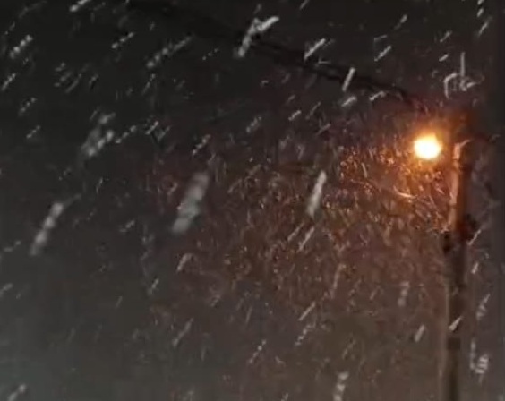 Amanecer helado en el Distrito… y hasta con una nevada
