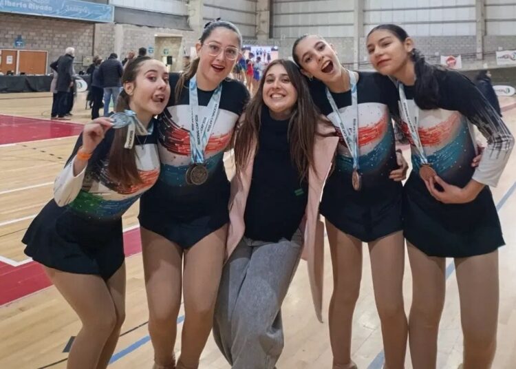 Patinadoras de Colegiales clasificaron a la Copa González Molina