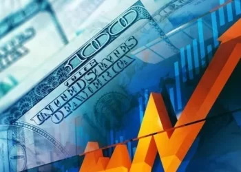 Tensión cambiaria y volatilidad financiera: el dólar oficial rozó un nuevo máximo y el riesgo país interrumpió la racha a favor