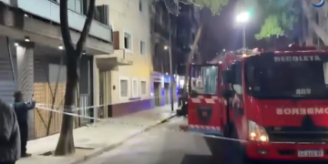 Tensión en Constitución: explotó un medidor de gas en la fachada de un hotel y provocó momentos de pánico