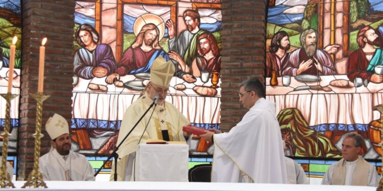 El padre Mauro asumió como nuevo párroco de Nuestra Señora de Luján
