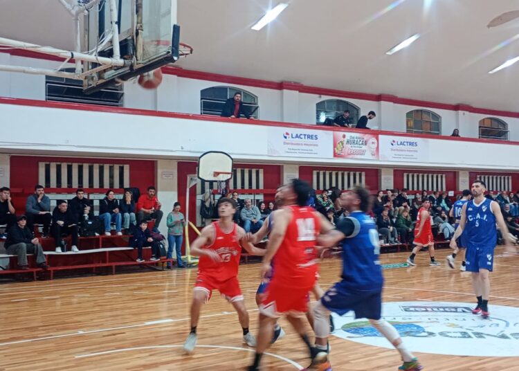 Se completó la segunda fecha del básquet local con triunfos de Huracán, Huracán de Necochea y Argentino Junior