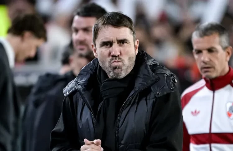 Tormenta en Núñez: Se va Eduardo Coudet de River tras el impacto en la Sudamericana