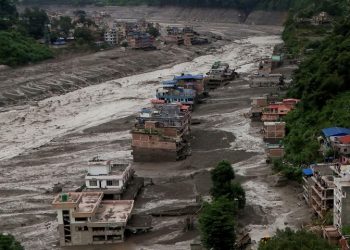 Catástrofe en Nepal: un alud provocado por un sismo causa decenas de muertos y cientos de desaparecidos