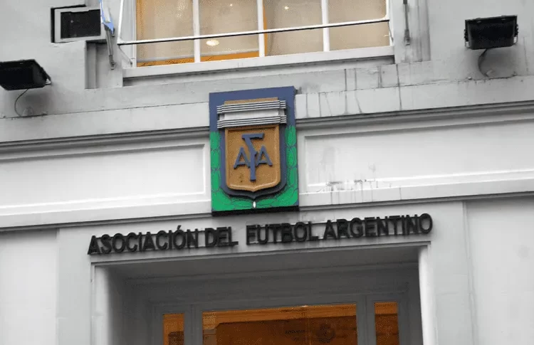 Terremoto en la Copa Argentina: la AFA dio a conocer la sanción por la alineación indebida en el cruce entre Boca y Vélez