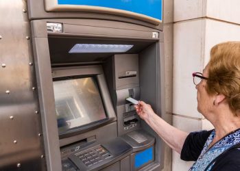 El Gobierno oficializó un aumento del 2,11% para jubilados y pensionados en septiembre: la mínima roza los $500.000 con el bono