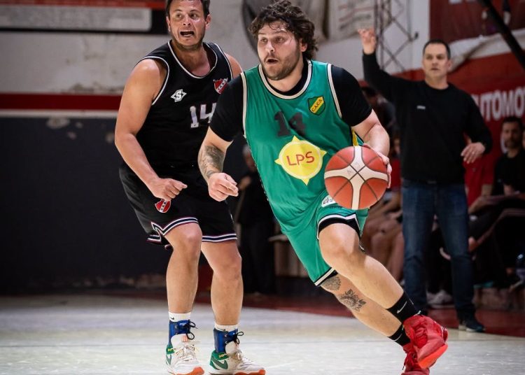 Alumni bajó al invicto Huracán Necochea y se ilusiona con el número 1