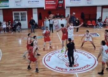 Alumni de Orense quedó como único invicto del Oficial de Básquet