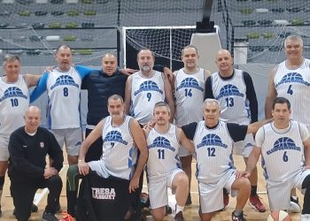 Fin de semana de gloria para el básquet de Tres Arroyos: Club de Amigos se coronó campeón sudamericano +50 en Dolores