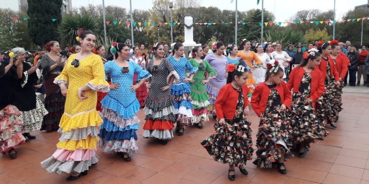 Fiesta de las Colectividades: la colectividad española apuesta a sus clásicos sabores y al encuentro cultural