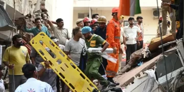 Tragedia en la India: el colapso de un edificio estudiantil en Nueva Delhi dejó al menos siete muertos