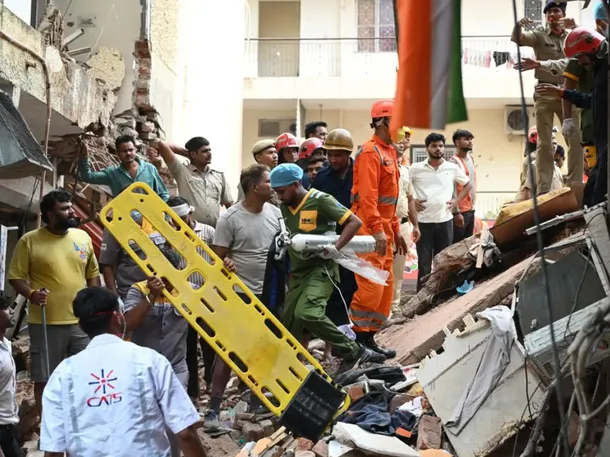 Tragedia en la India: el colapso de un edificio estudiantil en Nueva Delhi dejó al menos siete muertos