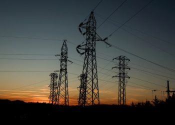 El Gobierno exigirá que los megaproyectos de alto consumo eléctrico aseguren su propio suministro de energía