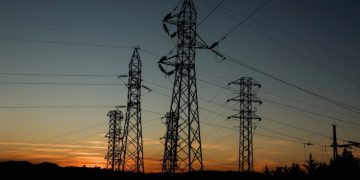 El Gobierno exigirá que los megaproyectos de alto consumo eléctrico aseguren su propio suministro de energía