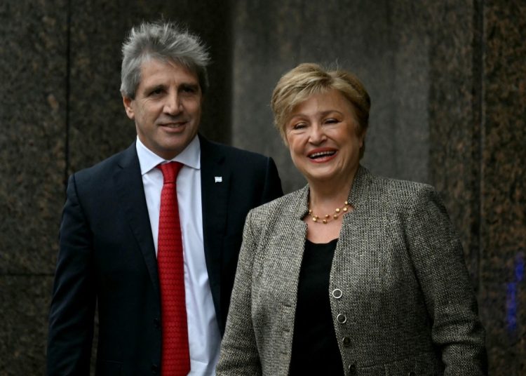 El FMI vuelve a la Argentina para iniciar la tercera revisión del programa económico