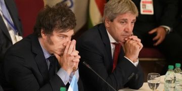Tensión en los mercados: las dificultades económicas que cercan al Gobierno y empujan al alza al dólar y al riesgo país