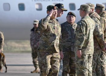El ministro de defensa buscó bajar la tensión con el Reino Unido: el reclamo por Malvinas es por vía diplomática y pacífica