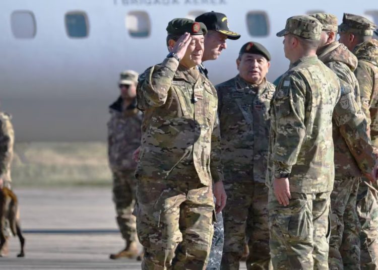 El ministro de defensa buscó bajar la tensión con el Reino Unido: el reclamo por Malvinas es por vía diplomática y pacífica