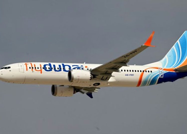 Dramático episodio en el aire: un vuelo con destino a Israel aterrizó de emergencia en Arabia Saudita tras un feroz ataque entre los pilotos