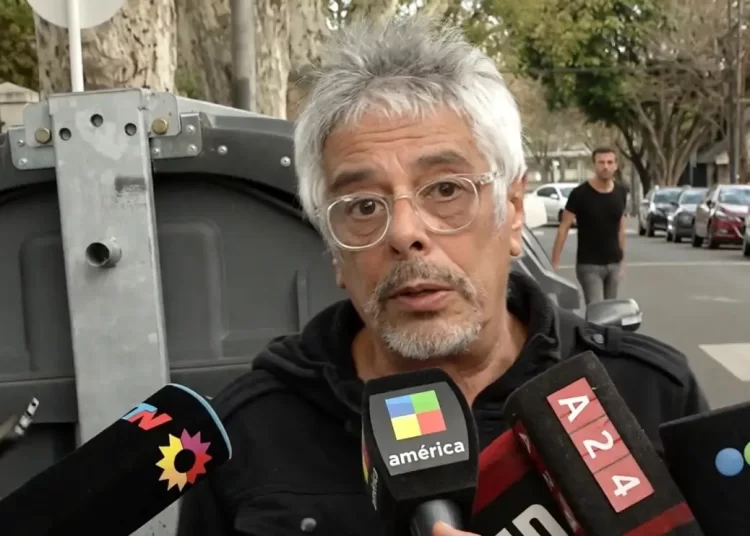 Violento asalto a Bobby Flores: delincuentes maniataron a su familia y robaron en su vivienda de Saavedra