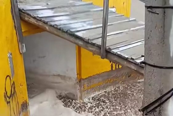 Graves daños en la costa de Reta tras una fuerte sudestada y la destrucción parcial de un desagüe pluvial