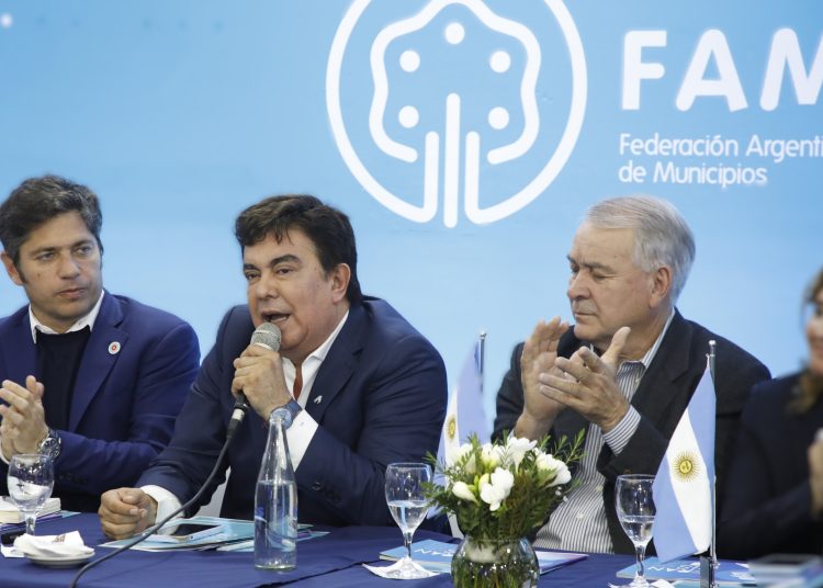 «La crueldad no es un mérito»: Fernando Espinoza cruzó a Javier Milei luego de que el Presidente cuestionara a quienes no llegan a fin de mes