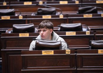 Los estudiantes de la Secundaria N° 10 de Claromecó viajaron a La Plata como parte del premio del concurso “Los estudiantes y el Concejo Deliberante”