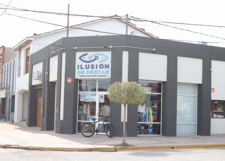 Ilusión de Pescar: dos años equipando a los pescadores y amantes de la aventura en Tres Arroyos