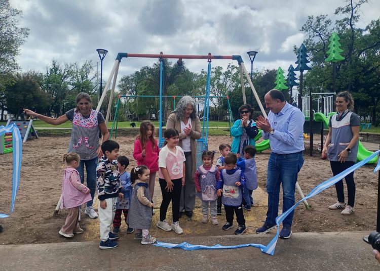 Inauguraron nuevos juegos en la Plaza El Árbol