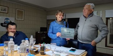 Trabajo conjunto e institucional: El Rotary Club Tres Arroyos entregó el reconocimiento “Compromiso Solidario” a la Sociedad Rural