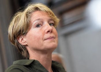 Magnate alemana en el banquillo: la acusan de pagar un comando internacional para secuestrar a sus propios hijos