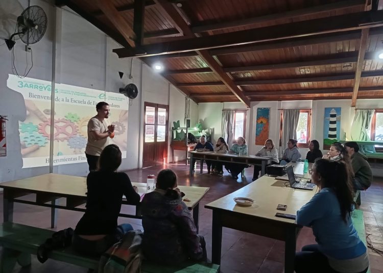 Impulso al desarrollo local: concluyeron las capacitaciones para emprendedores en Claromecó y San Francisco de Bellocq